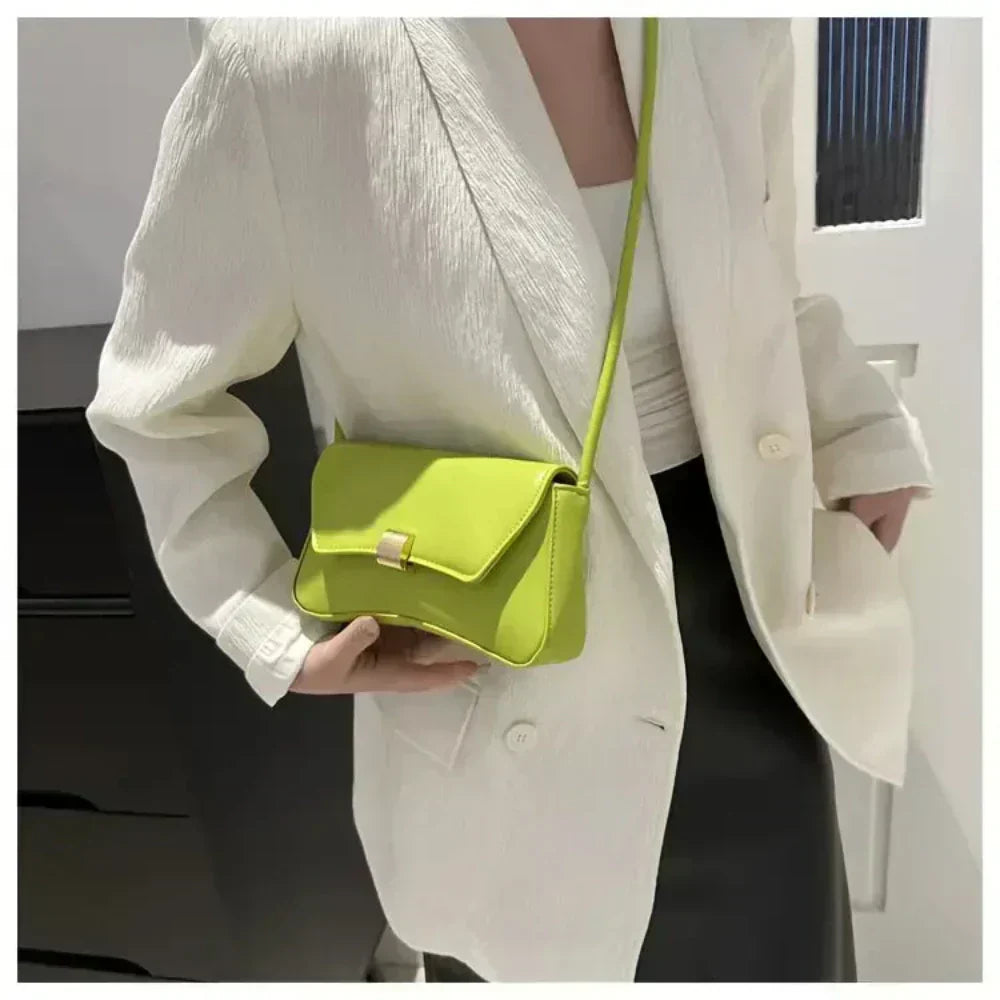 Daphne | Vintage Charm Shoulder Bag