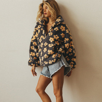 Silke™ – Cozy Fleece with Floral Accents