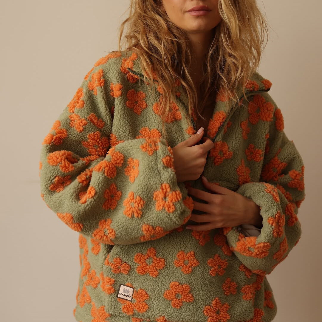 Silke™ – Cozy Fleece with Floral Accents