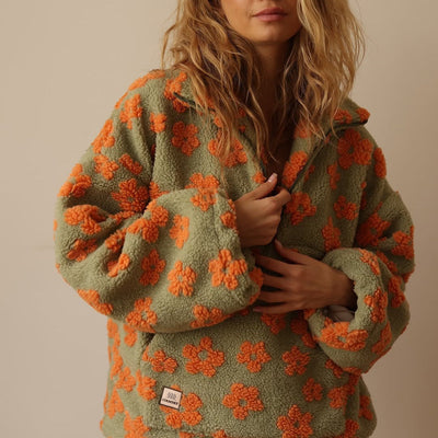 Silke™ – Cozy Fleece with Floral Accents