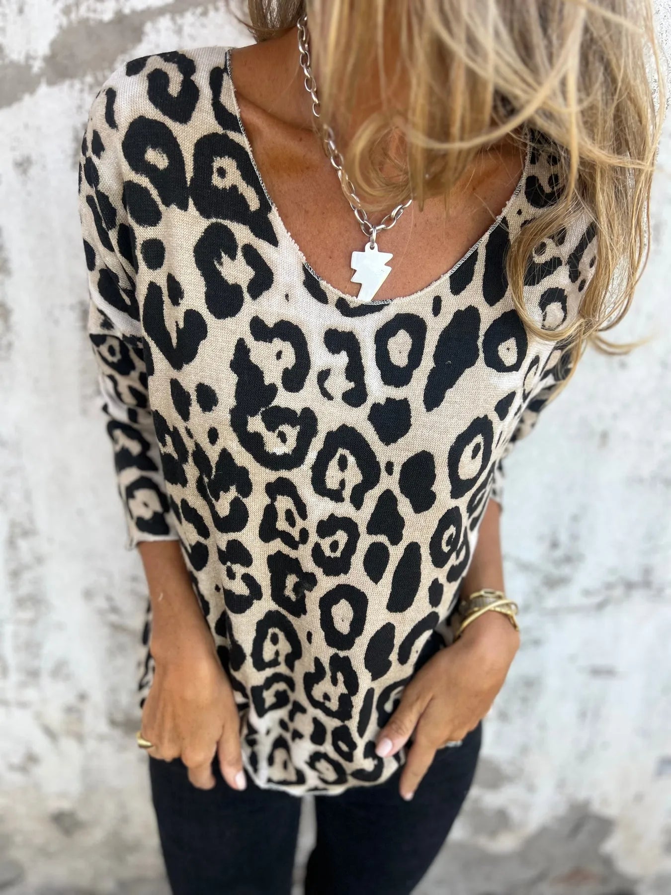 Emilia – Leopard Print Crew Neck Blouse