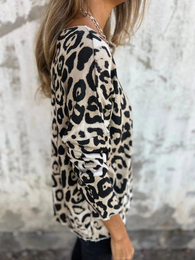 Emilia – Leopard Print Crew Neck Blouse