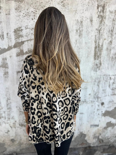 Emilia – Leopard Print Crew Neck Blouse