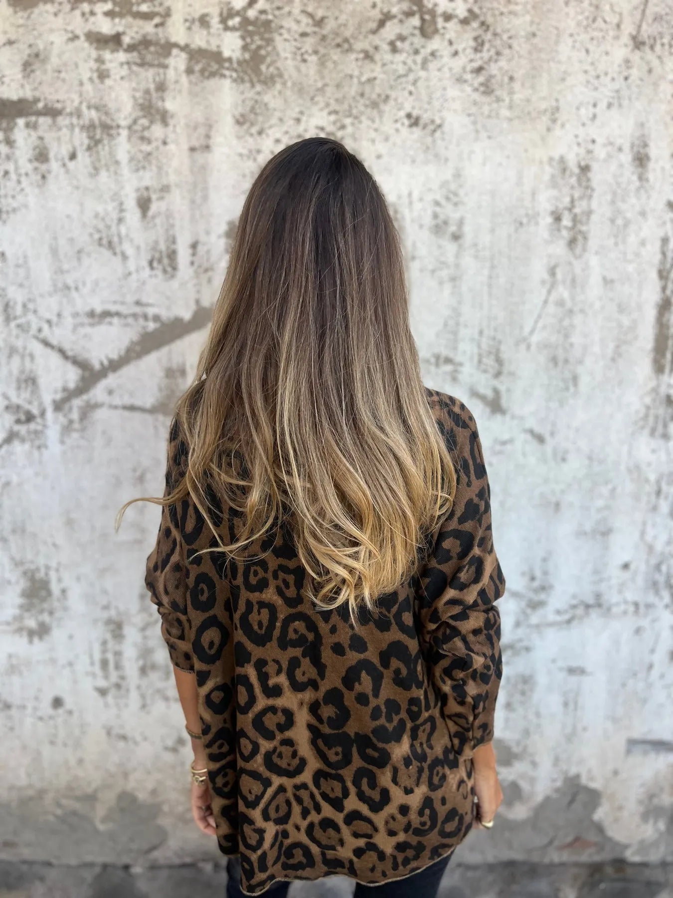 Emilia – Leopard Print Crew Neck Blouse